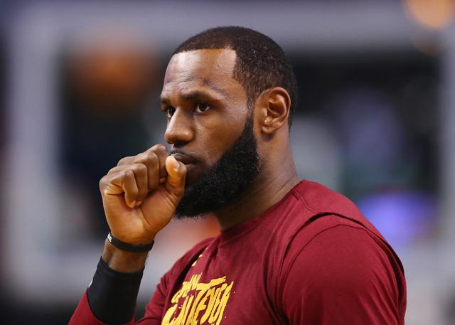 包含清晨埃因霍温调整名单以备NBA季后赛，篮板制胜环节打磨，悬念犹存，数据趋势出现新变化的词条